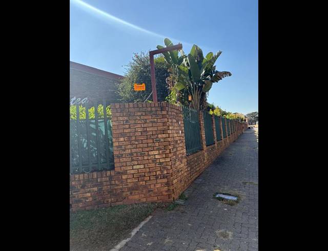 2 BEDROOM TOWNHOUSE FOR SALE IN WITFIELD